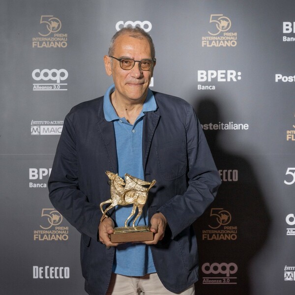 Massimo Gaudioso Backdrop